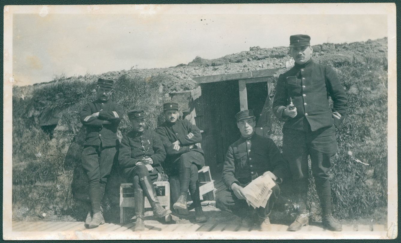 VFFY24/31: Groepsfoto in de loopgraven, IJzerfront, 1914-1918 - ADVN, Antwerpen / IJzerbedevaartarchief